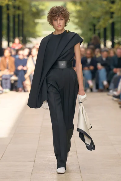 Look 54